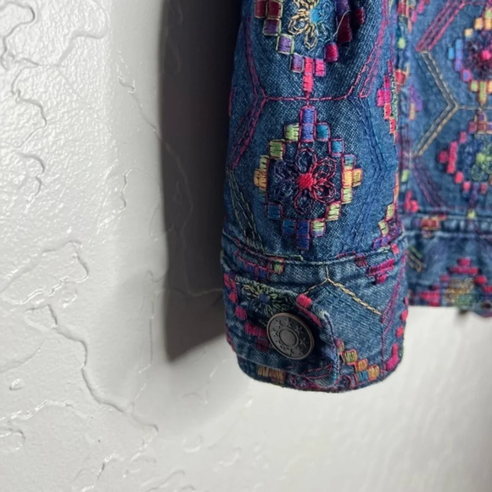 Shacket Denim Shirt LightweightJacket | Medium Southwest Embroidered EUC